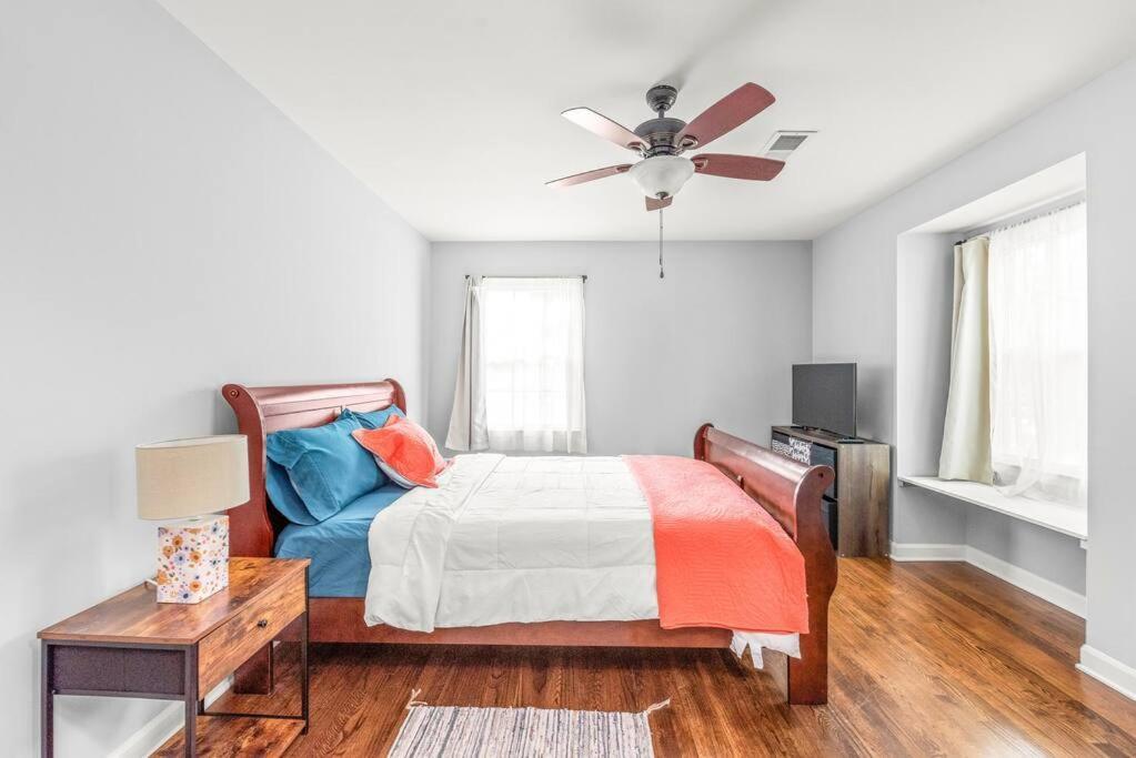 Апартаменти Spotless 4Br Near Clt Uptown, Fast Wi-Fi Шарлотт Екстер'єр фото