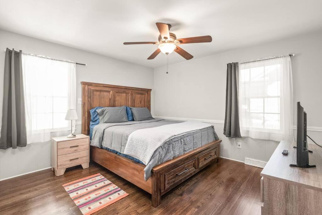 Апартаменти Spotless 4Br Near Clt Uptown, Fast Wi-Fi Шарлотт Екстер'єр фото