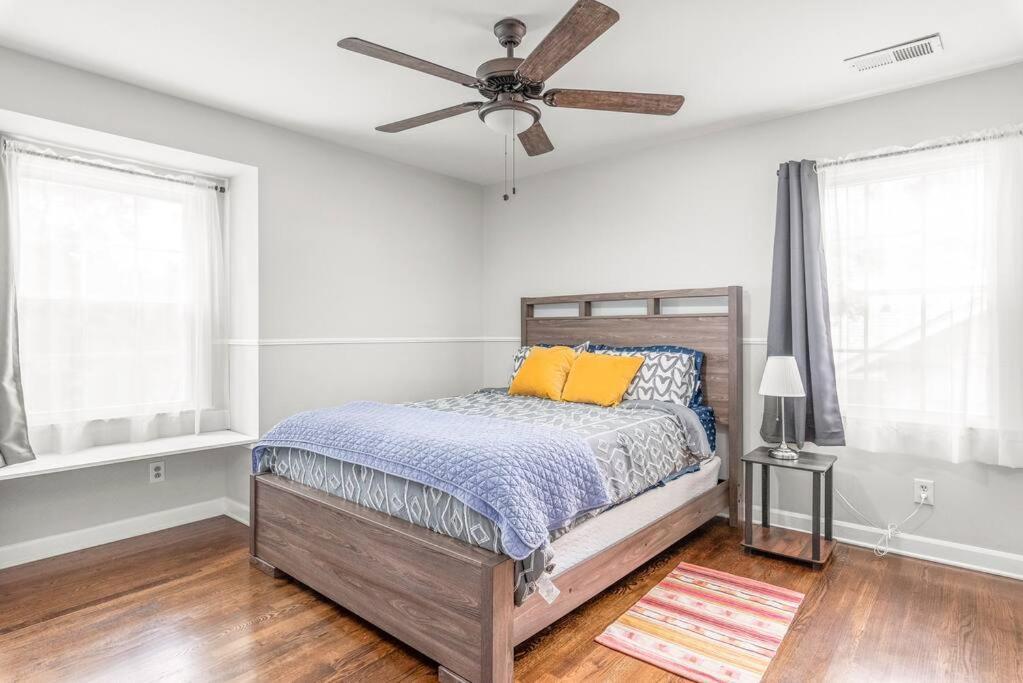 Апартаменти Spotless 4Br Near Clt Uptown, Fast Wi-Fi Шарлотт Екстер'єр фото