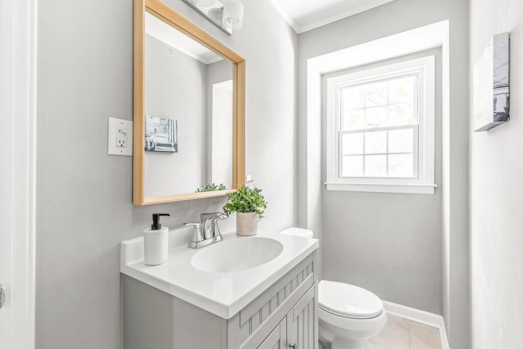 Апартаменти Spotless 4Br Near Clt Uptown, Fast Wi-Fi Шарлотт Екстер'єр фото